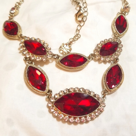 VTG Designer signed Monet Red White Crystal Necklace - Picture 5 of 6